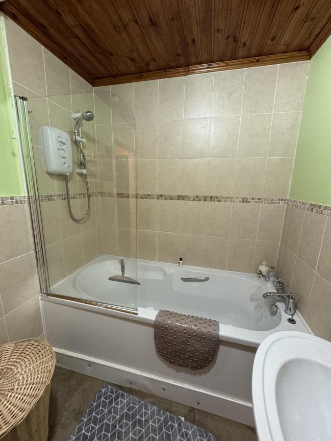 Private Room In Causeway Coast And Glens Ballycastle Exteriör bild